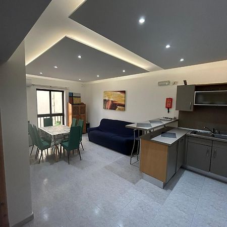 No 6 Poseidon Apartment Saint Julian's ภายนอก รูปภาพ