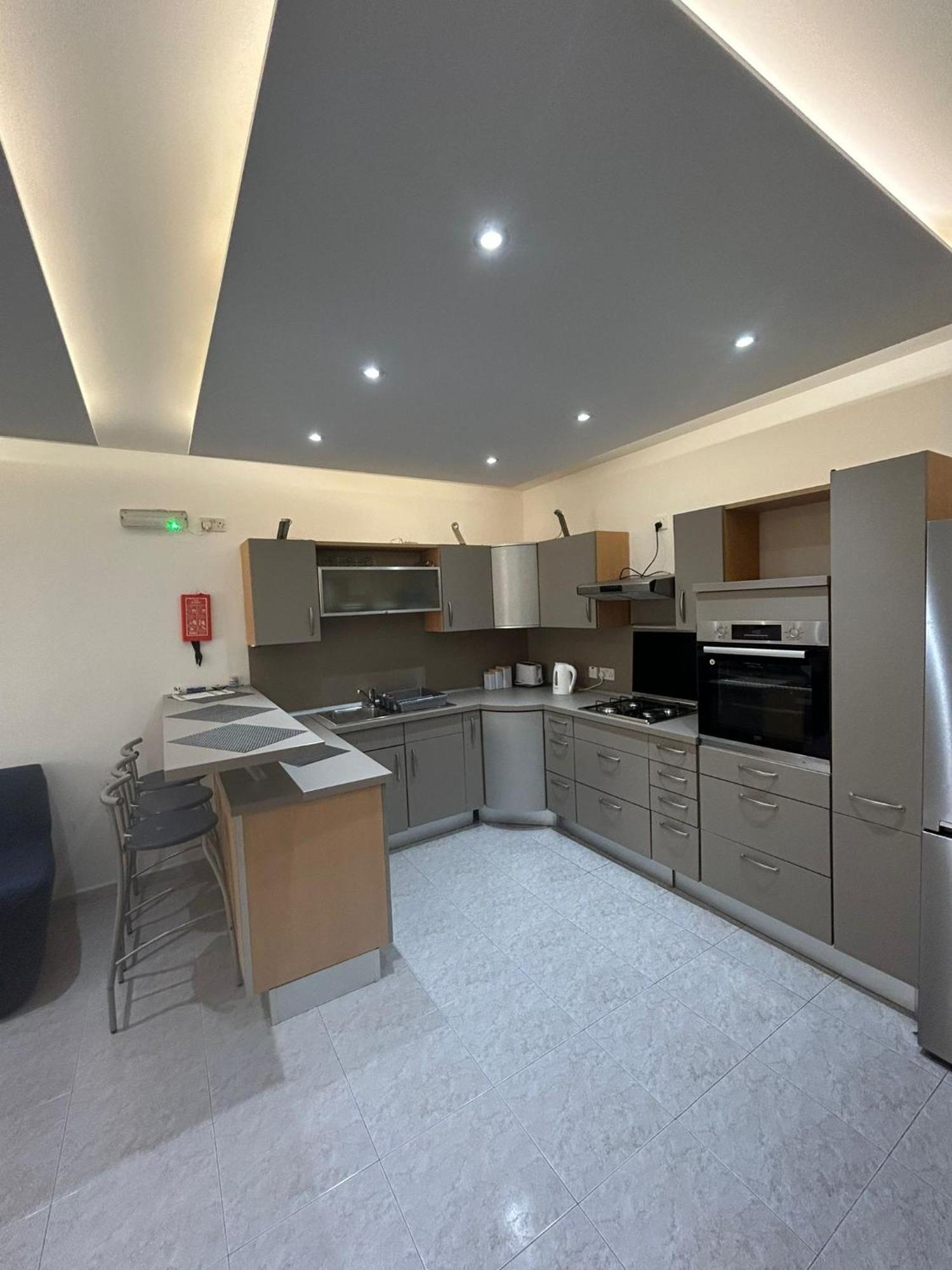 No 6 Poseidon Apartment Saint Julian's ภายนอก รูปภาพ